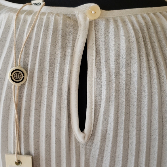 Max Studio Accordian Pleated Top Blouse Small - Picture 7 of 11